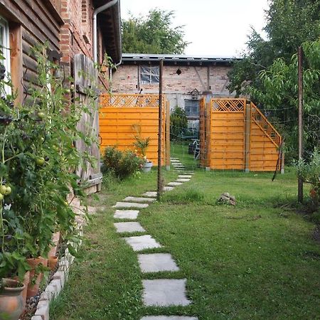 Neu Fewo Im Bauernhaus Mit Idyllischem Innenhof Und Naturgarten Mesekenhagen Luaran gambar