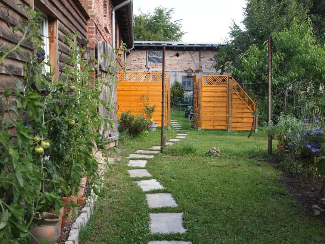 Neu Fewo Im Bauernhaus Mit Idyllischem Innenhof Und Naturgarten Mesekenhagen Luaran gambar