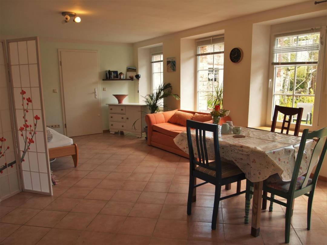 Neu Fewo Im Bauernhaus Mit Idyllischem Innenhof Und Naturgarten Mesekenhagen Luaran gambar