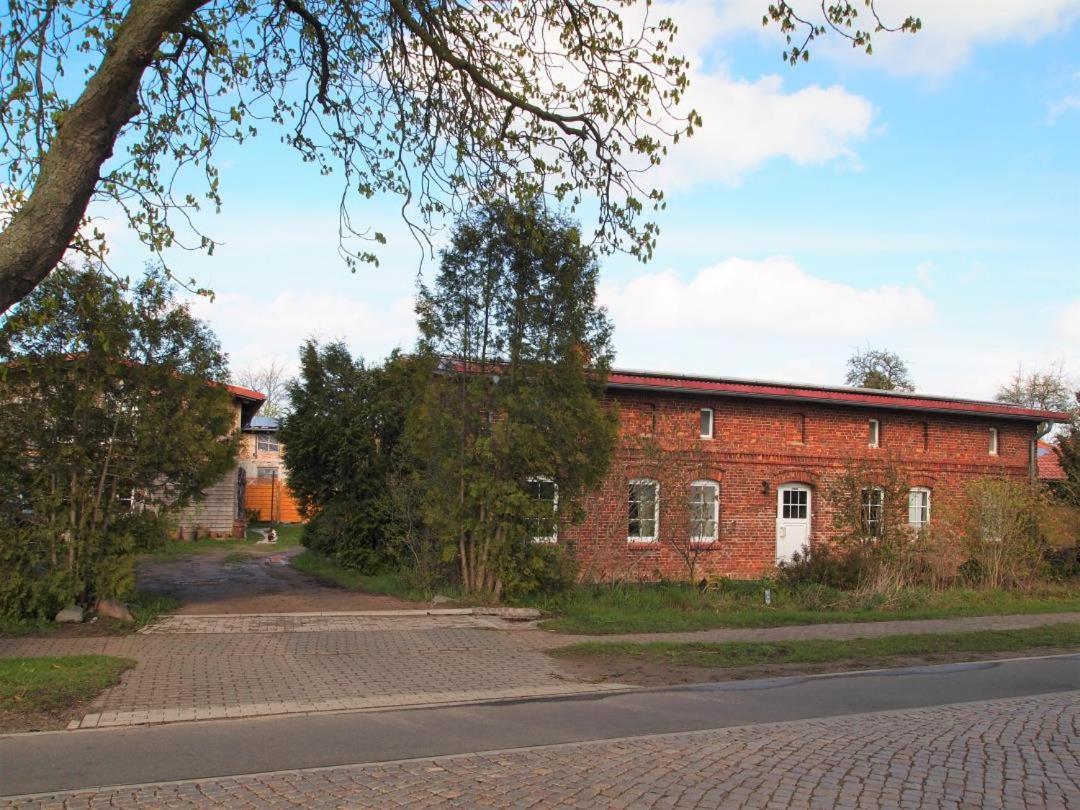 Neu Fewo Im Bauernhaus Mit Idyllischem Innenhof Und Naturgarten Mesekenhagen Luaran gambar